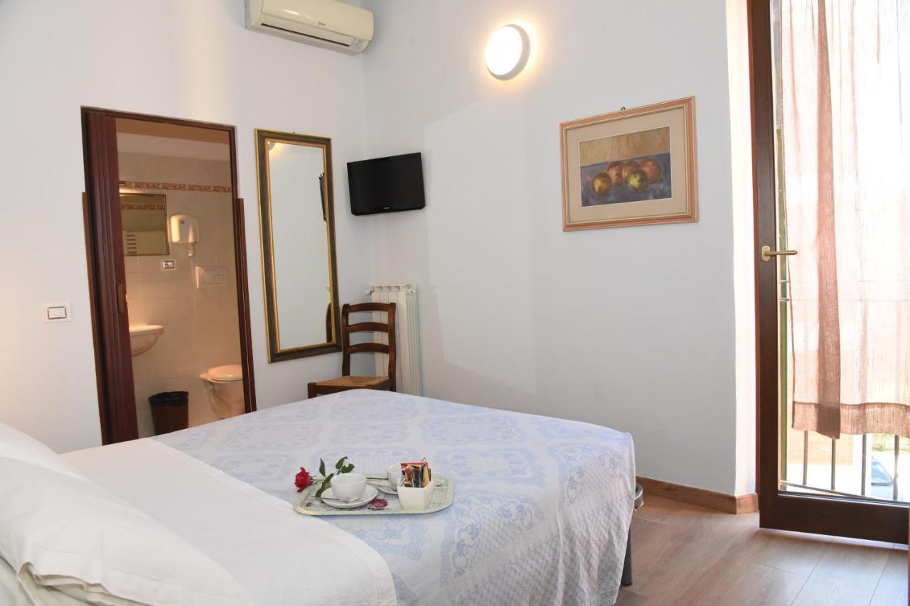 Albergo La Rosetta Chiusi Exterior photo